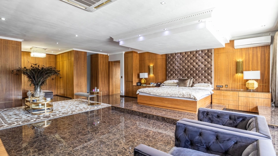 7 Bedroom Property for Sale in Constantia Western Cape